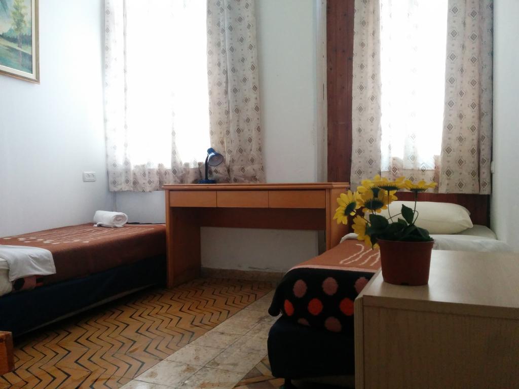 Momo'S Hostel Tel Awiw Zewnętrze zdjęcie